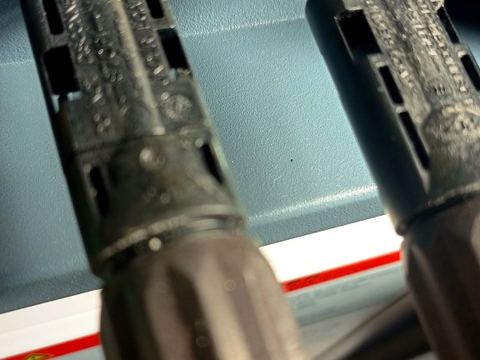 Vadný DC konektor fotovoltaické elektrárny